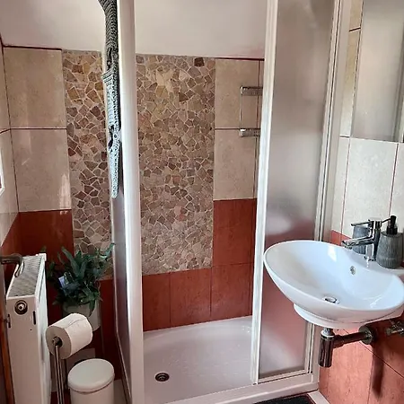 Vineyard Skriti Raj Leskovec pri Krskem