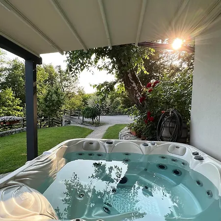 Vineyard Skriti Raj * Leskovec pri Krskem