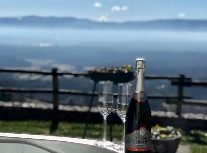 בית נופש Vineyard Skriti Raj Leskovec pri Krskem