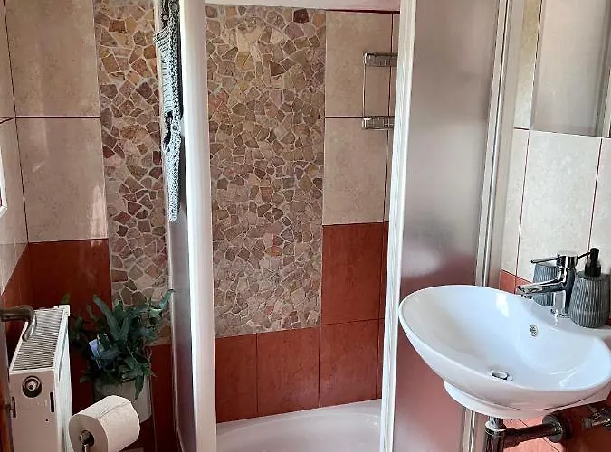 Vineyard Skriti Raj Leskovec pri Krskem