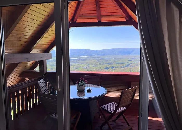 Vineyard Skriti Raj בית נופש *