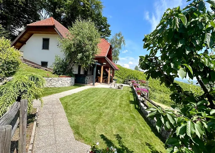 בית נופש Vineyard Skriti Raj Leskovec pri Krskem